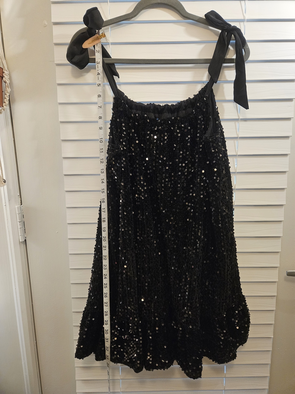 Chelsea & Violet Black Sequin Shift Trapeze Mini Dress Tie Straps Size Medium - Picture 6 of 8